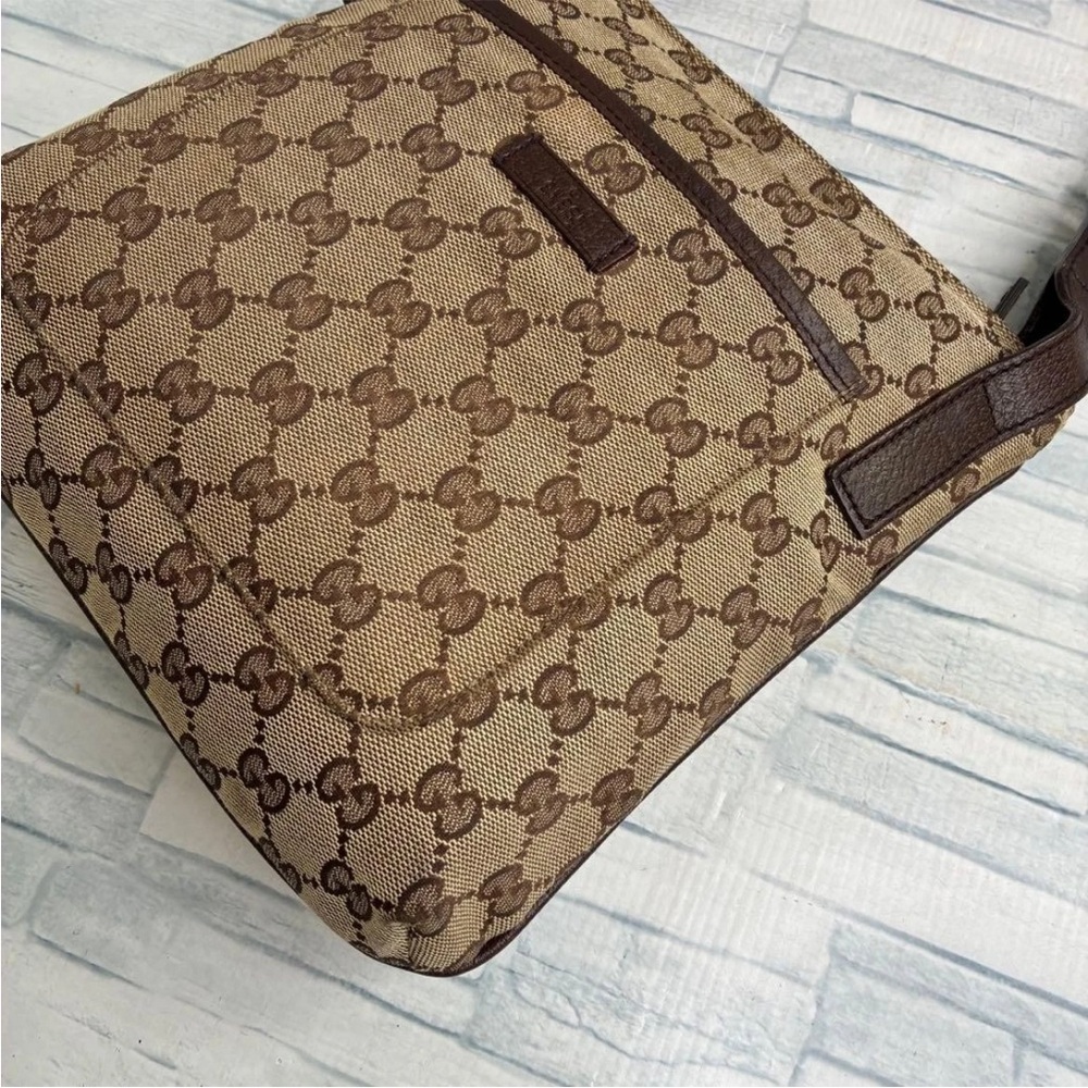 Gucci Tan and Brown Logo Messenger Bag - Picture 3 of 9